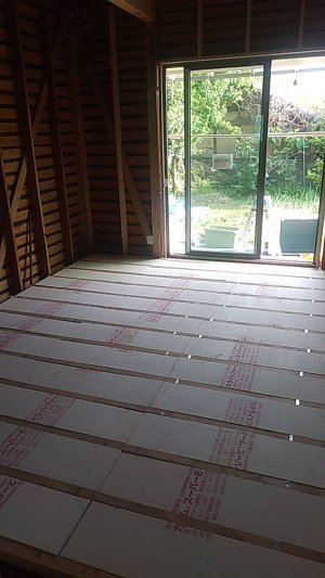 床下断熱材取付